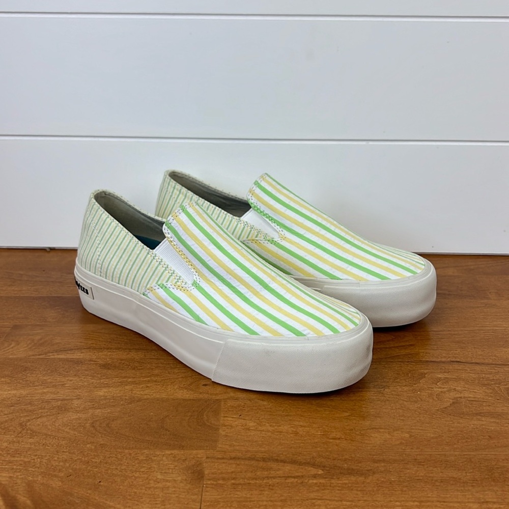 SeaVees Baja slip on cotton seersucker women’s size 8 platform